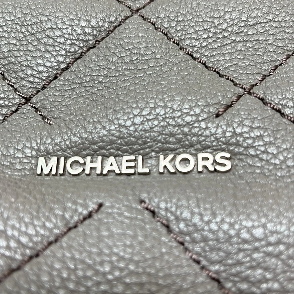MICHAEL KORS LONI 2 WAY QUILTED LARGE TOTE BAG WITH TAGS. - Picture 11 of 16